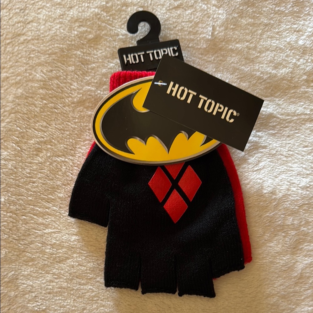 Hot Topic Suicide Squad Black and Red Fingerless Gloves